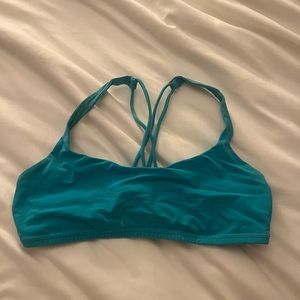 Lululemon spots bra size 4!